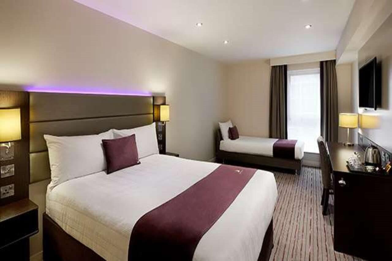 Premier Inn Watford - Croxley Green Екстериор снимка