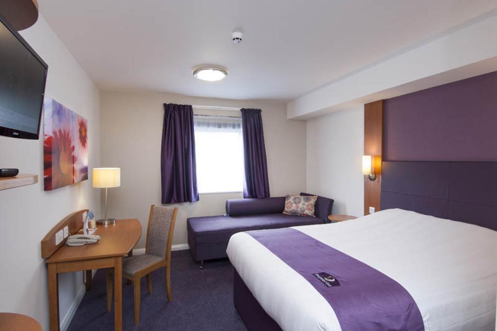 Premier Inn Watford - Croxley Green Стая снимка