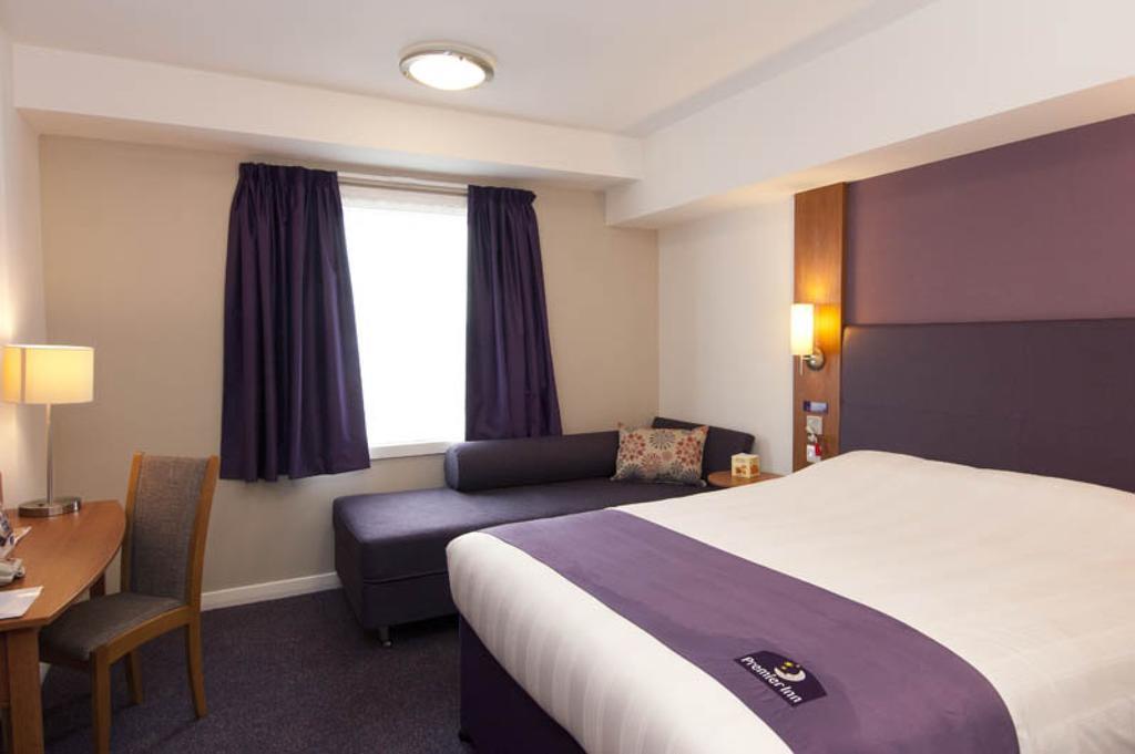 Premier Inn Watford - Croxley Green Екстериор снимка