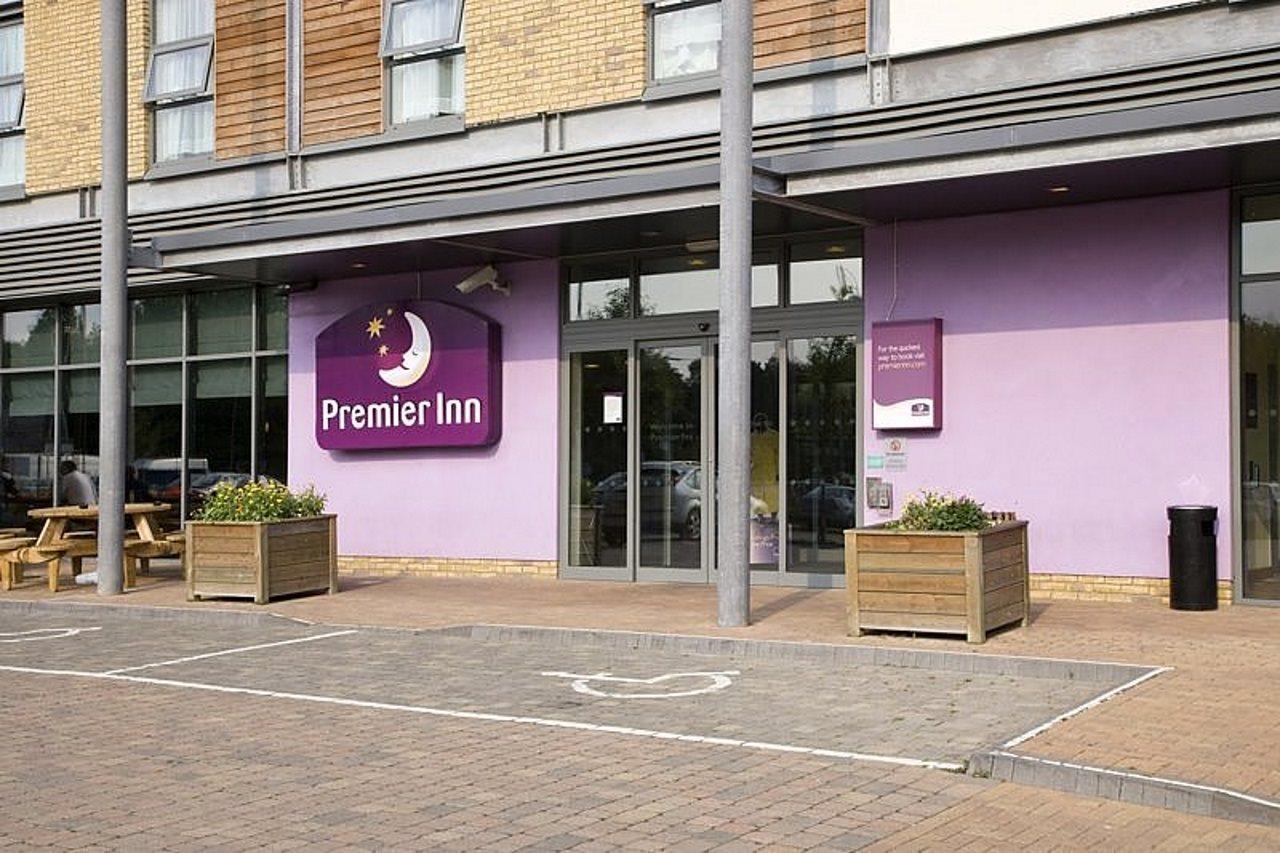 Premier Inn Watford - Croxley Green Екстериор снимка