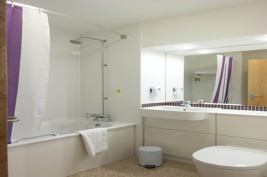 Premier Inn Watford - Croxley Green Екстериор снимка