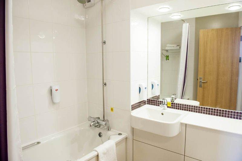 Premier Inn Watford - Croxley Green Екстериор снимка